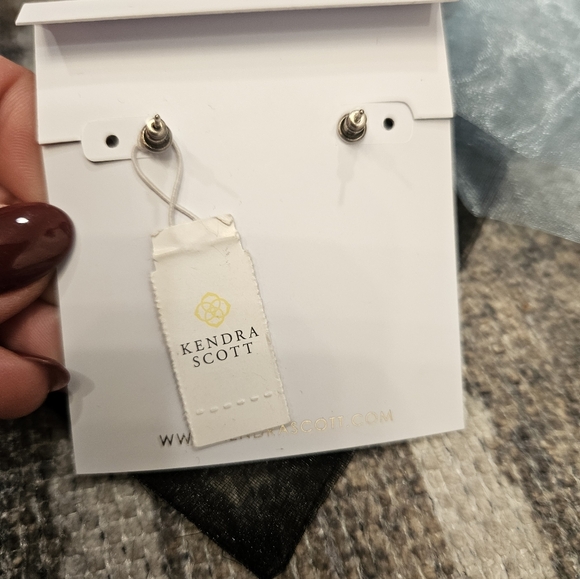 NEW Butterfly & Blues 🦋 Kendra Scott Earrings, VS Cosmetic Pouch + More - Picture 14 of 15